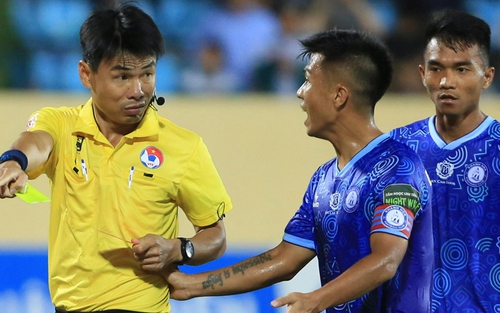 Ban trọng tài VFF lên tiếng, khẳng định trọng tài Trương Hồng Vũ thổi đúng ở quả 11m tranh cãi