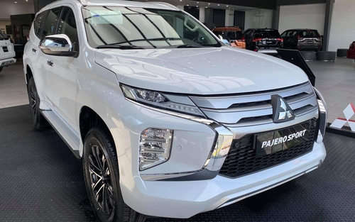Đại lý Mitsubishi chơi lớn: Pajero Sport ưu đãi trên 100 triệu đồng, Xpander cũng tăng khuyến mại