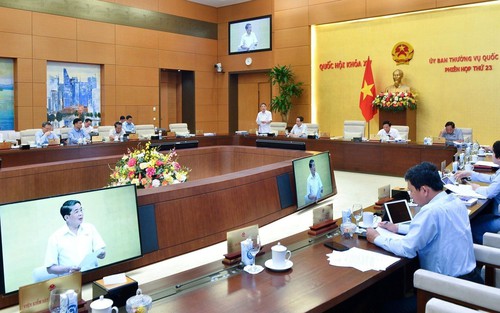 Phiên họp thứ 23 Ủy ban Thường vụ Quốc hội: Đề xuất phải can thiệp y học mới được công nhận chuyển đổi giới tính
