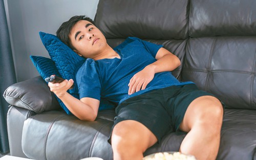 Bi kịch khi "con trai cưng" gần 40 tuổi bị đuổi ra khỏi nhà, phải tự lực cánh sinh: Bố mẹ hủy hoại cả cuộc đời con bằng "tình yêu thương" sai lối như thế nào? 