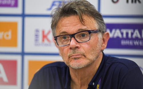 HLV Troussier: ‘Dù thua nhưng tôi không mất niềm tin vào các cầu thủ’