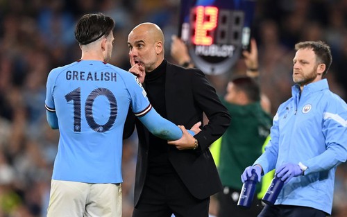 Tin nóng bóng đá tối 18/5: Pep khó chịu với Grealish, Arsenal thèm khát Cancelo