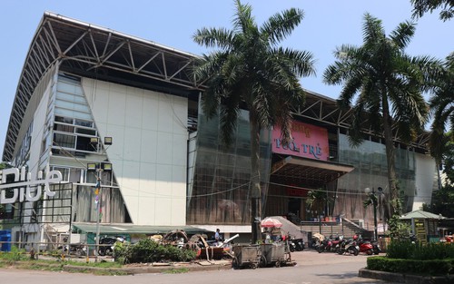 Tháo dỡ các hạng mục sai phạm tại Công viên Tuổi trẻ (Hà Nội)