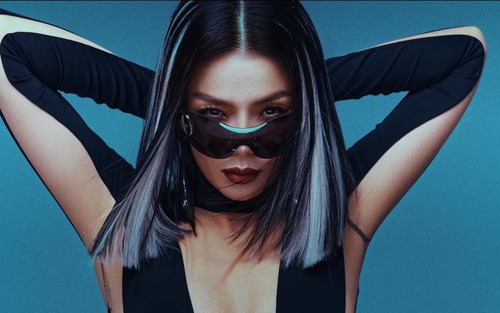 Lệ Quyên thay đổi 'giao diện', hát nhạc remix tưng bừng