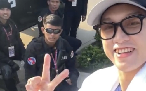 'Nam thần' tuyển bơi thử sức chào tiếng Campuchia, dậy từ sáng sớm tập luyện cho mục tiêu 'hái vàng'