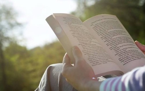 Từ vực sâu phá sản, trở thành triệu phú: ‘Tôi đọc sách mỗi ngày’