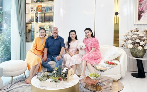 Không gian sống triệu đô của MC nổi tiếng bậc nhất miền Tây và mối quan hệ đặc biệt với ca sĩ Quốc Đại
