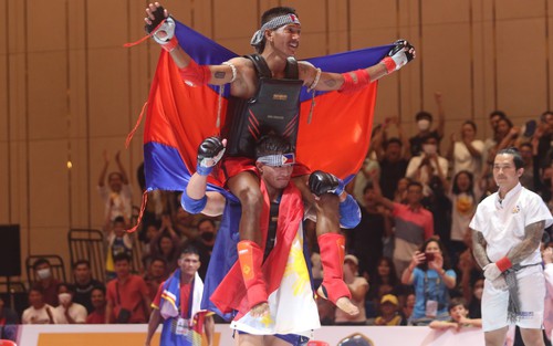 Ngược dòng giành HCV, võ sĩ Campuchia tạo nên khoảnh khắc ấn tượng bậc nhất lịch sử SEA Games