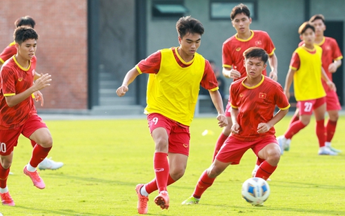 U17 Việt Nam thoải mái tinh thần trước trận cầu sinh tử với Uzbekistan