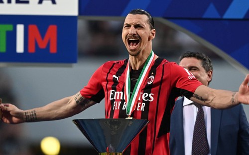 AC Milan chia tay Ibrahimovic khi San Siro còn mãi một tượng đài vĩ đại