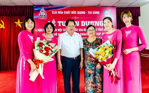 Chủ công 9X công thủ toàn diện, giúp bóng chuyền nữ Việt Nam làm nên lịch sử ở giải Châu Á, có tin cực vui sau khi vô địch AVC Challenge Cup