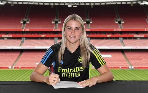 Arsenal chiêu mộ thành công chân sút vừa chia tay MU