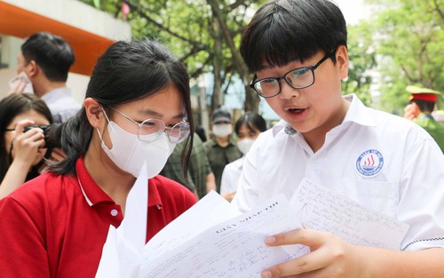Điểm chuẩn vào lớp 10 công lập tại TP.HCM tăng so với năm trước