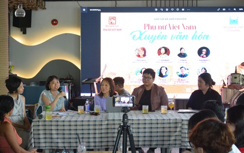 Phụ nữ Việt Nam xuyên văn hóa