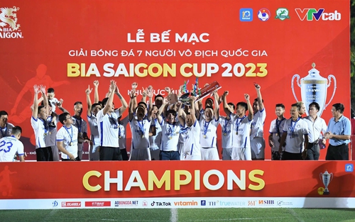 Việt 'Hải Dương' tỏa sáng rực rỡ, Mobi FC chính thức vô địch HPL-S10