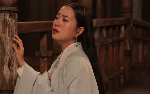 Lâm Vỹ Dạ "chán" diễn xuất bất ngờ nhá hàng MV cổ trang