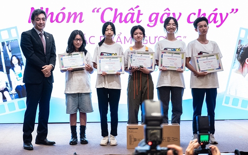 Trao giải chương trình làm phim 'Qua ống kính trẻ thơ'