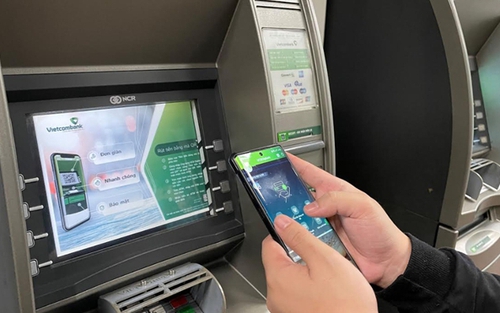 Từ nay có thể rút tiền liên ngân hàng trên ATM bằng mã QR