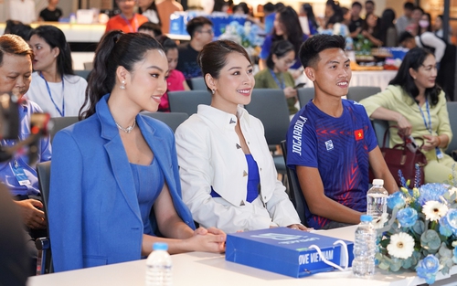 Hoa hậu Thu Thủy, Chi Pu đồng hành cùng UpRace 'Hành trình hạnh phúc'