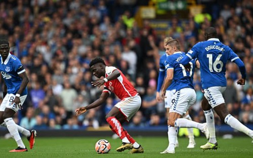 'Kép phụ' tỏa sáng, Arsenal thắng nghẹt thở trên sân của Everton