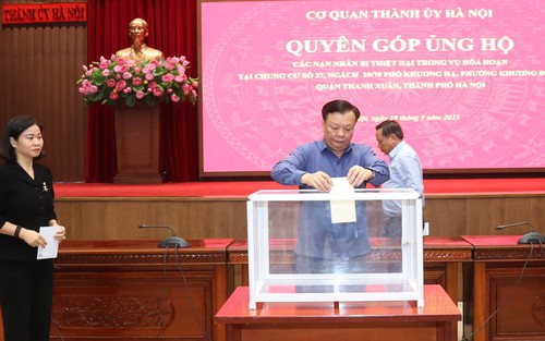 Bí thư Thành ủy Hà Nội dự tưởng niệm và quyên góp ủng hộ nạn nhân vụ cháy chung cư mi ni ở quận Thanh Xuân