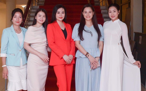 Hoa hậu Phan Kim Oanh và Top 5 Mrs Grand Vietnam 2023 hội ngộ trong chương trình thiện nguyện