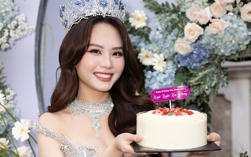 'Dì' Dung tổ chức sinh nhật bất ngờ cho Hoa hậu Mai Phương, tặng cả đàn piano xịn sò