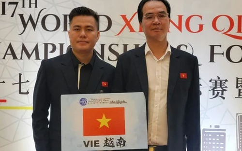Kỳ thủ số 1 Việt Nam thắng bằng tuyệt phẩm cờ tàn trước 'kỳ vương' Trung Quốc, được ban tổ chức ‘soi tai’ ngay sau trận