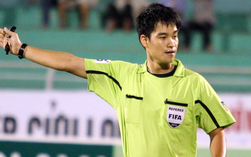 Lộ diện trọng tài 'cực điển trai' sẽ bắt chính trận Việt Nam vs Nhật Bản