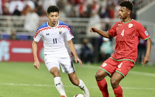 Hàng công bế tắc, Thái Lan vẫn đặt một chân vào vòng 1/8 Asian Cup 2023