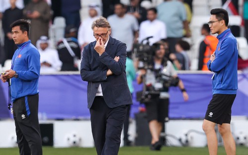 Giới hạn nào cho HLV Philippe Troussier?