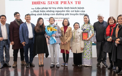 GS.TSKH Lê Đình Phái ra mắt sách "Dưỡng sinh phân tử" ở tuổi 86
