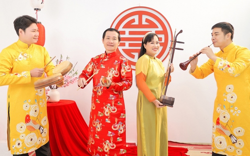 Xẩm Hà Thành mang nhạc cung đình vào MV xẩm 'Tết Việt'
