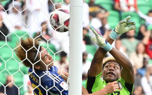Thủ môn mắc lỗi khiến CĐV đòi cho dự bị, ĐT Nhật Bản vẫn vào tứ kết Asian Cup 2023