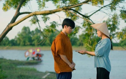 MV 'Người con của dòng sông': Một Bích Hồng đậm đà 'chất' châu thổ sông Hồng