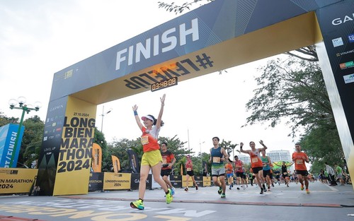 Từ marathon đến golf và câu chuyện của các địa phương