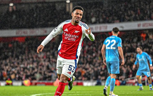 Nwaneri đang đi trên con đường của Odegaard ở Arsenal