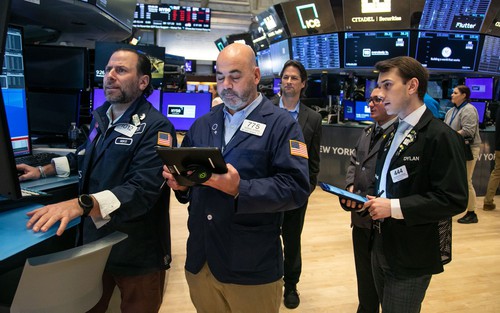 Chứng khoán Mỹ: Chỉ số Nasdaq lần đầu vượt mốc 20.000 điểm