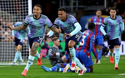 Gabriel Jesus ám ảnh Crystal Palace, Arsenal đại thắng khó tin nơi đất khách, tiếp tục đua vô địch