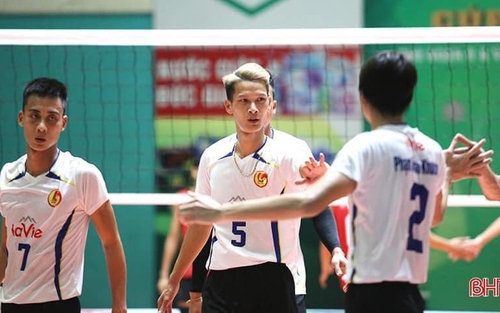 Đội bóng chuyền Việt Nam xuống hạng, chủ công cũ phải viết tâm thư vì bị CĐV chỉ trích