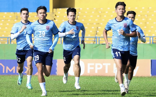 V-League 2024 bất ngờ 'nóng' trở lại ngày đầu năm