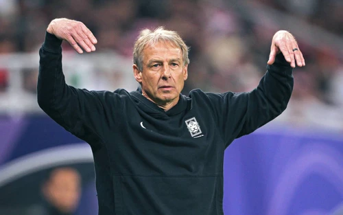 Làn sóng sa thải HLV sau Asian Cup: Bao giờ đến ông Troussier?