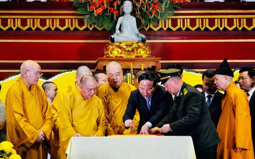 Nô nức khai hội Xuân Yên Tử