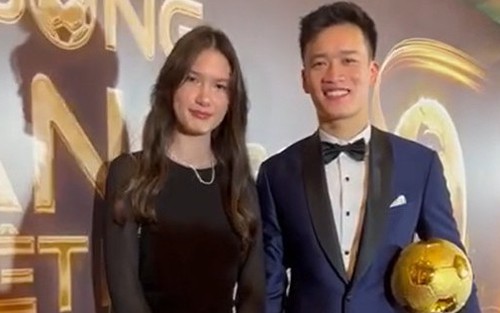 Em gái Văn Lâm e thẹn bên Hoàng Đức, cư dân mạng tích cực 'đẩy thuyền'