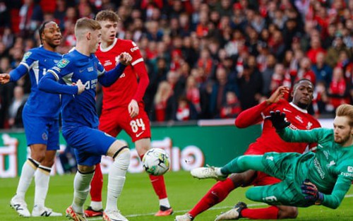 Van Dijk ghi bàn ở hiệp phụ, Liverpool vô địch Cúp Liên đoàn sau 120 phút căng thẳng