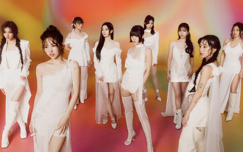 'With You-th' của Twice đại diện cho tuổi trẻ và tình bạn