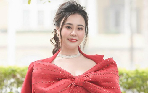 Hoa hậu Phan Kim Oanh nhận lời mời làm Đại sứ toàn cầu Mrs Earth International
