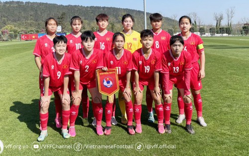 Thi đấu nỗ lực, đàn em Huỳnh Như và Thanh Nhã vẫn thua đậm trước đối thủ mạnh ở giải quốc tế