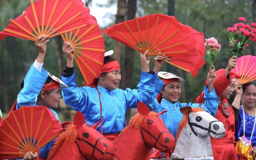 Ngày Văn hóa các dân tộc Việt Nam 19/4: Làm cho văn hóa 'thấm đẫm' vào các thế hệ người Việt