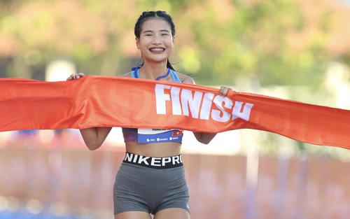 Cựu tuyển thủ quốc gia về nhất Giải half-marathon 'Tự hào Tổ quốc tôi'